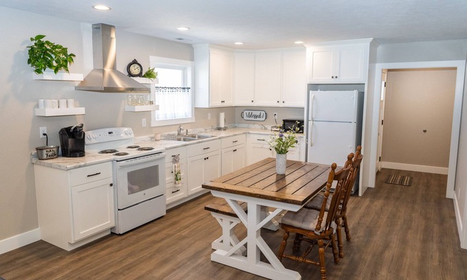Cannelburg House | Charming Cannelburg Cottage: Beautiful New Home!n