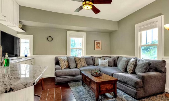 Lakeland House | Charming Carriage House with two private units!