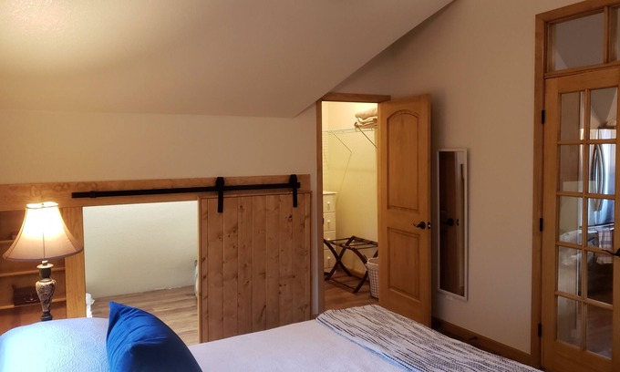 Lyons Apartment | Charming Carriage House in the heart of Lyons, Colorado