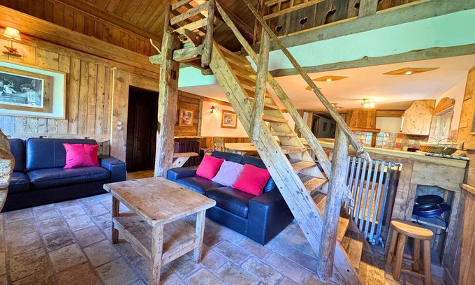 Reberty Ski Chalet | Charming chalet for 14 at the foot of the slopes with parking, sauna and wifi