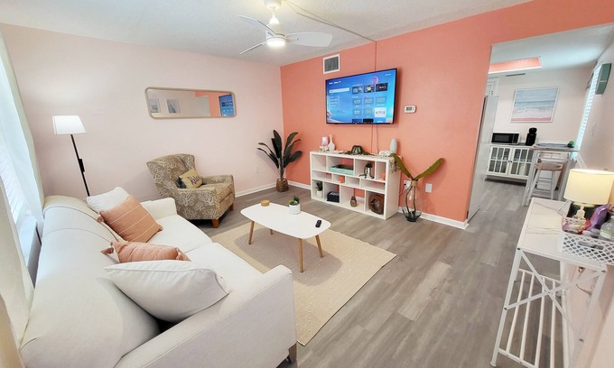 Siesta Key Village Apartment | Charming Chic Getaway - 2 min. Walk to Beach, Restaurants, & Shops