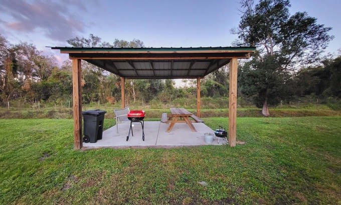 Arcadia House | Charming clean 1-bedroom 1 bath motel with AC and WiFi in Arcadia