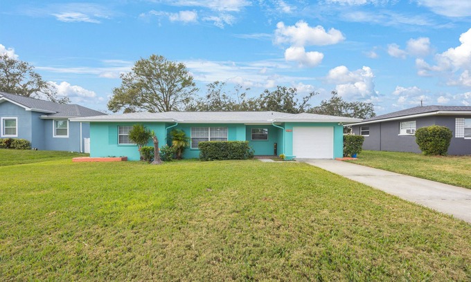 Clearwater House | Charming Coastal Haven 2-bedroom house with WiFi, AC in delightful Clearwater FL