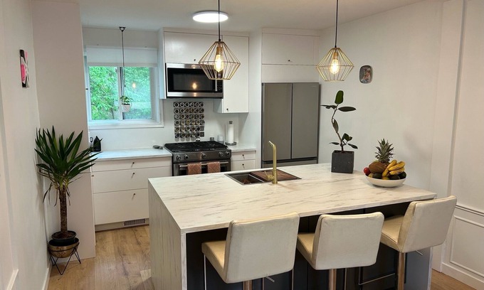 Cobourg House | Charming Cobourg Escape: Steps from the Lake and Downtown