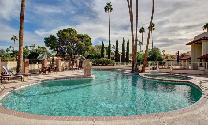 South Scottsdale House | Charming! Come relax in our Amazing Retro! Old town Scottsdale Townhome
