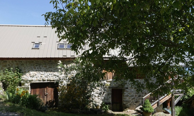 Chorges Ski Chalet | Charming, comfortable chalet, mountains, lakes and skiing.