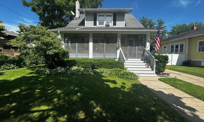 Oshkosh House | Charming, comfortable home in the heart of Oshkosh, WI for EAA Week