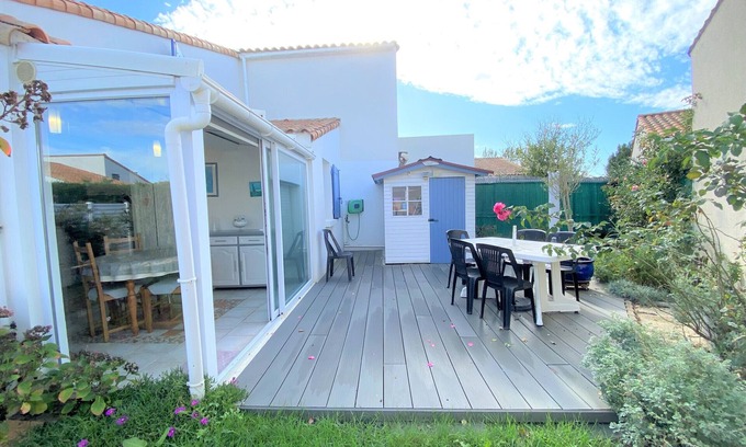 La Tranche-sur-Mer House | Charming Cottage with Garden, Near Beach & Town - La Tranche-sur-Mer