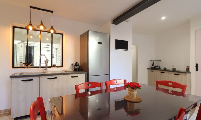 Le Puy-Notre-Dame House | Charming cottage in Le Puy - a bottle of fine bubbles offered