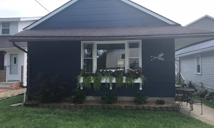 Clear Lake House | Charming Cottage - 1 block from boat launch/trailer parking, 2 blocks from Surf