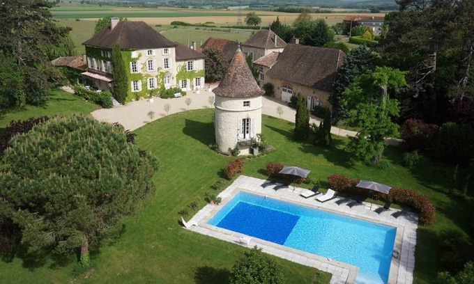 Montbellet Other | Charming cottage for 6 people in the old castle keeper's house