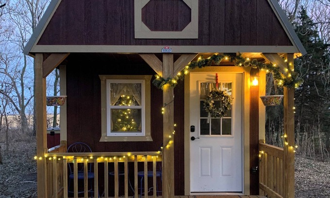 Saint Libory Cottage | Charming cottage in the countryside with adventure & creative experiences.