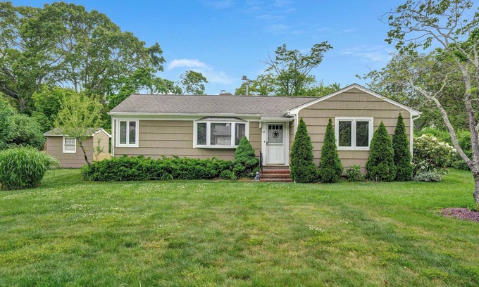 Jamesport House | Charming Cottage in The Heart of the North Fork