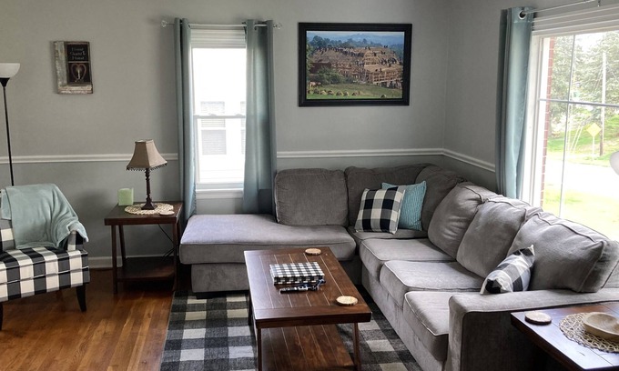 Sugarcreek House | Charming cottage in the heart of Amish County