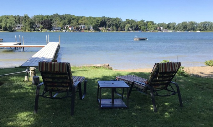 Lowell Cottage | Charming Cottage on Lake
