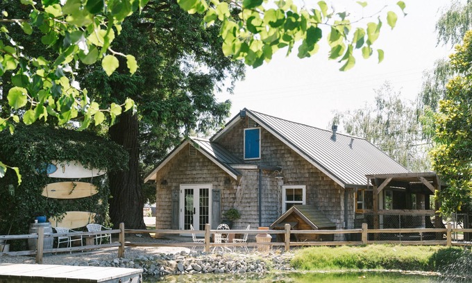 Victor Cottage | Charming Cottage on Winery Estate