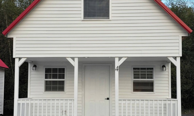 Pulaski Cottage | Charming cottage Pulaski VIP Rentals 1.8 miles away from famous salmon river