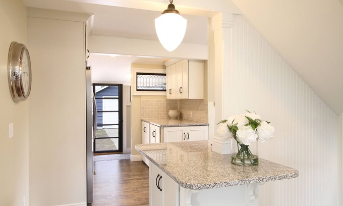 Spring Lake House | Charming Cottage ~ Steps from Spring Lake Beach