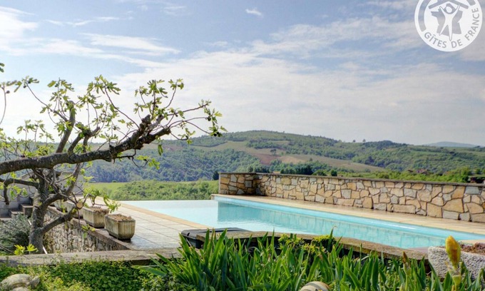 Malleval Apartment | Charming cottage with pool and wifi in the vineyards