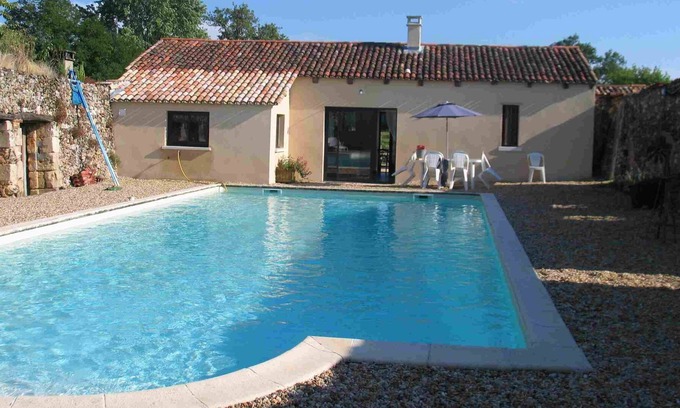 Bourrou Cottage | Charming cottage with pool