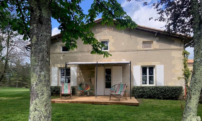 Puynormand House | Charming country house "Le Petit Bourdieu", nature and slow tourism