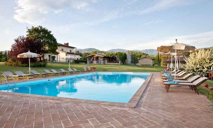 Poppi Villa | Charming Country Manor House Villa With Deluxe Pool