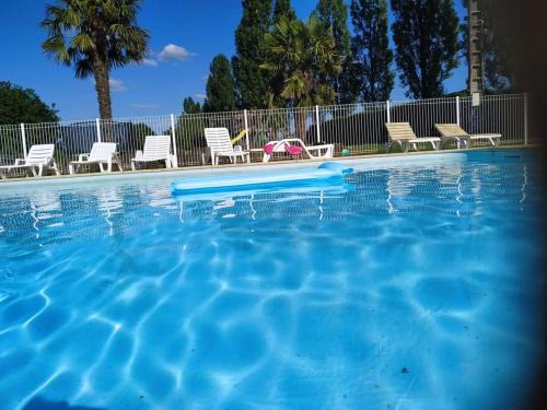 Monsireigne House | Charming Courtyard cottage 25kms Puy du Fou