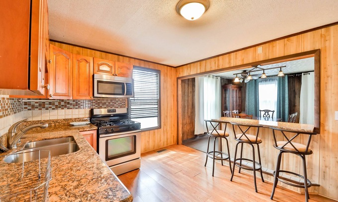 Windham House | Charming cozy retreat - minutes away from Windham