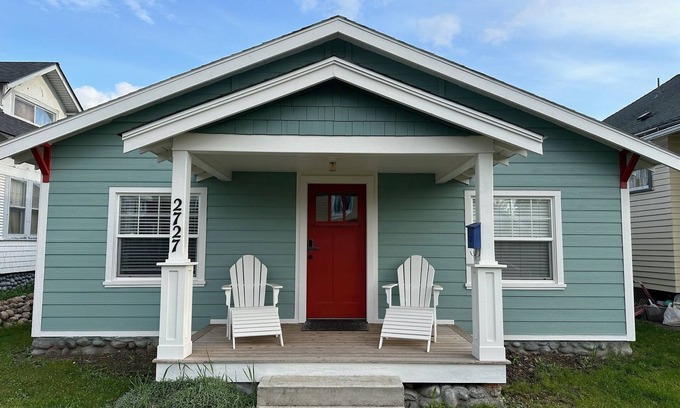 West Central House | Charming Craftsman ~ Peaceful Home near Centennial Trail ~ Spacious & Private