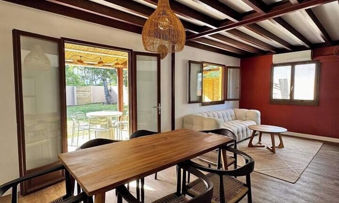 Etang Sale Les Bains House | Charming Creole house - Private access to the beach