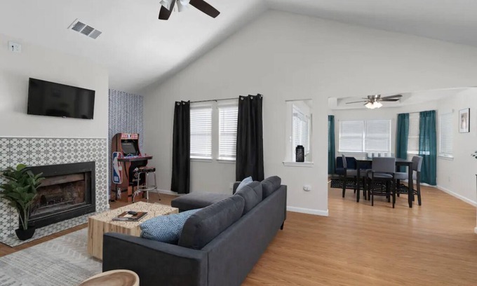 Round Rock House | Charming Cul-De-Sac 3-bedroom. Peaceful neighborhood yet close to everything.