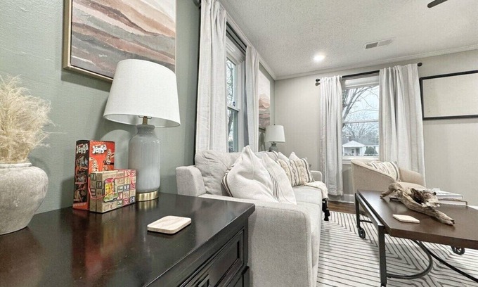 Decatur House | Charming Decatur Haven: Heartland Delight