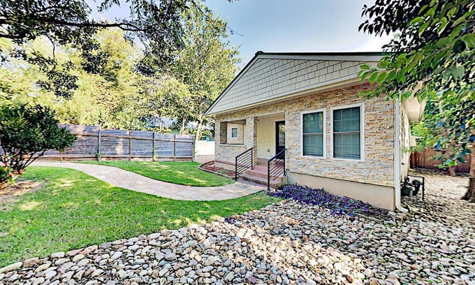 Central East Austin House | Charming Delight