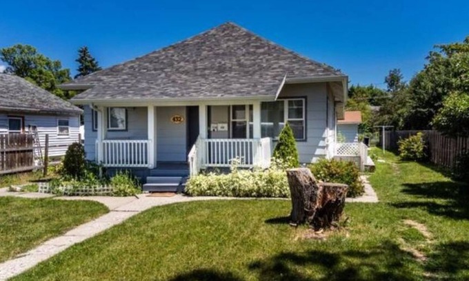 Bozeman House | Charming downtown cottage