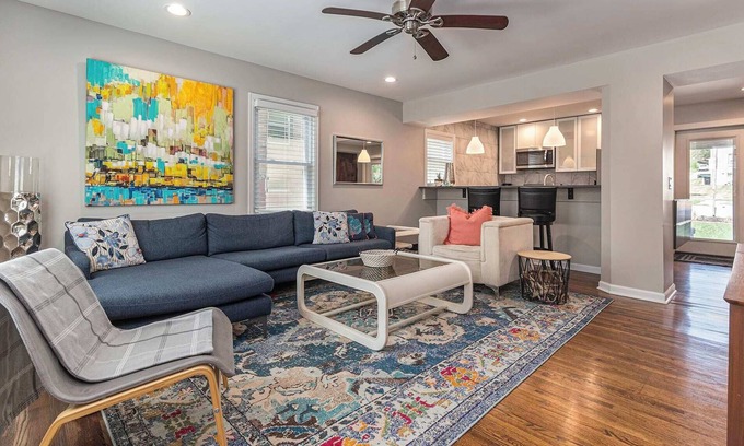 Dundee-Happy Hollow Historic District House | Charming Dundee Home 4min UNMC, 15min CHI Center