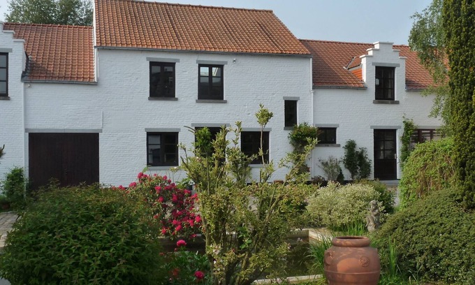 Ways House | Charming duplex in a farmhouse