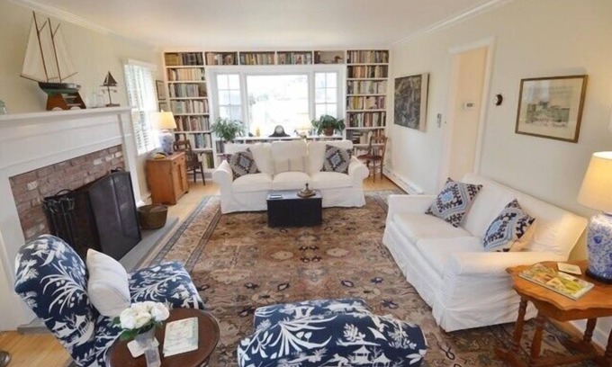 East Hampton North House | Charming East Hampton cottage on large property; steps to village