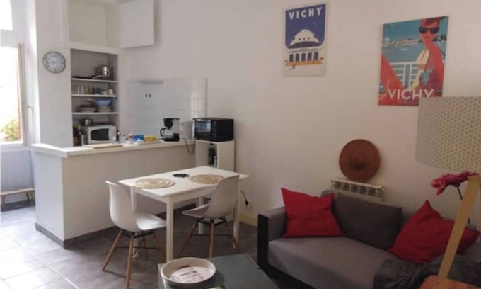 Cœur de Ville Apartment | Charming F2 with small garden in town center