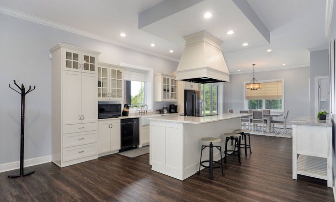 Pittsburg Other | Charming farmhouse on acreage, with stocked ponds and amazing views!