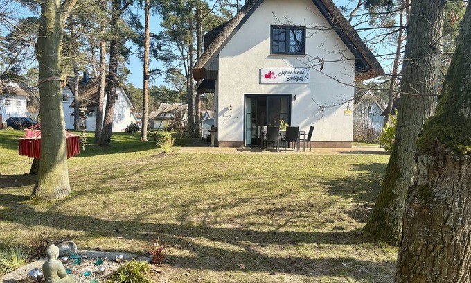 Zirchow House | Charming fisherman's cottage on the Szczecin Lagoon on a large plot.