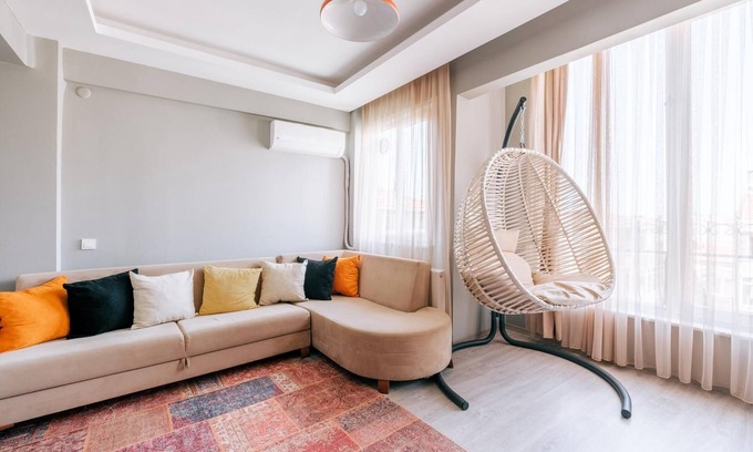 Rasimpasa Apartment | Charming Flat, 3 min to Bull Statue, 5 min to Moda
