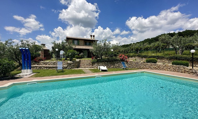 Gualdo Cattaneo Apartment | CHARMING FLAT IN A LOVELY HILLTOP VILLA AND POOL