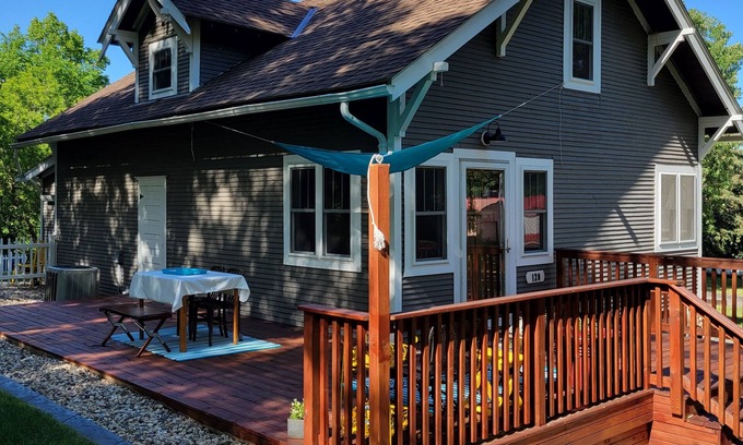 Ransom County House | Charming Fort Ransom Getaway