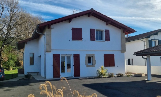 Saint-Pee-sur-Nivelle House | Charming house between sea and mountains