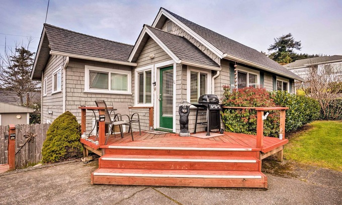 Gold Beach House | Charming Gold Beach Home < 1 Mi to Rogue River!