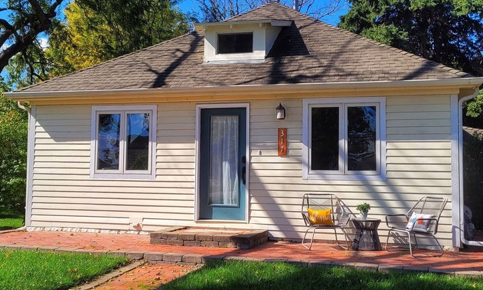 Gretna House | Charming Gretna Bungalow Between Omaha and Lincoln