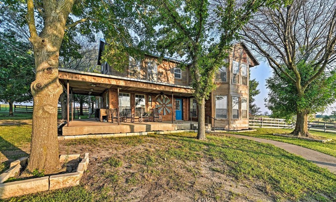 Energy House | Charming Hamilton Farmhouse w/Country Views!
