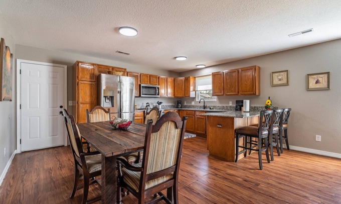 Springdale House | Charming Haven: Nearby Delights