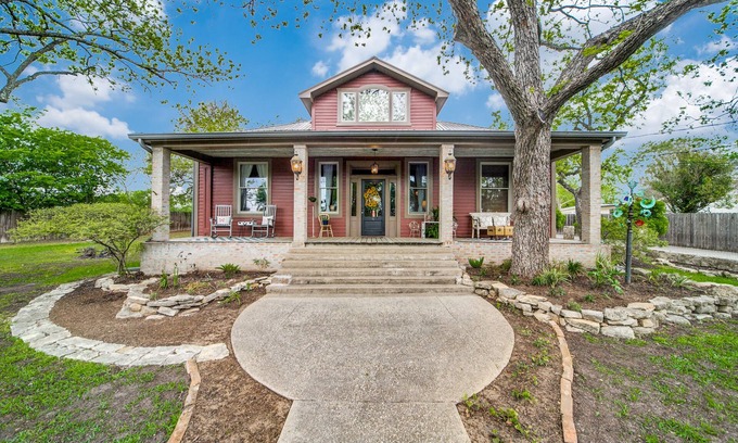 Boerne Other | Charming, Historic Home/sleeps 7