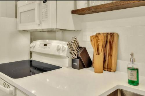 Lakeland Apartment | Charming Historic Studio Cottage